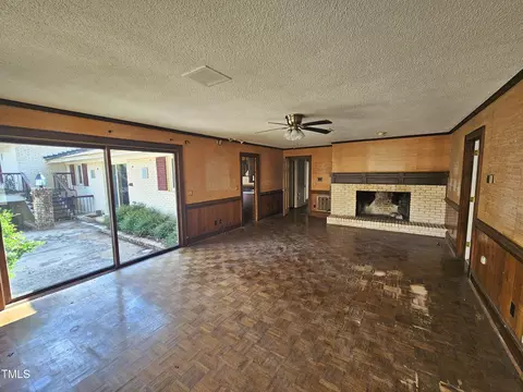 Living - 1602 Wellons Ave, Dunn, NC 28334 photo 8 of 15