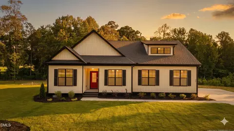 35 Autumnwood Ln, Zebulon, NC 27597