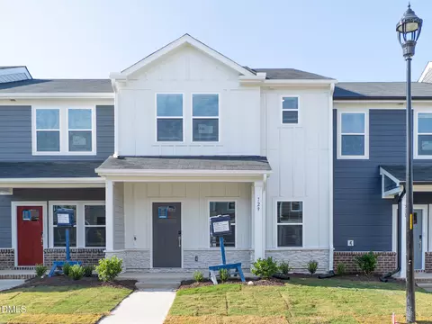 729 Chandler Stone Dr, Zebulon, NC 27597