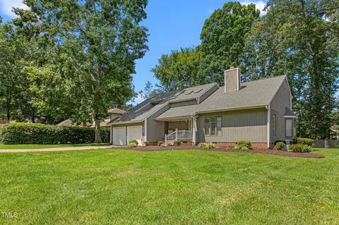 809 Brookview Dr, Elon, NC 27244