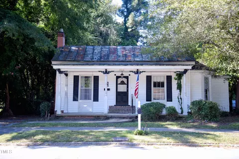 304 E Main St, Elm City, NC 27822