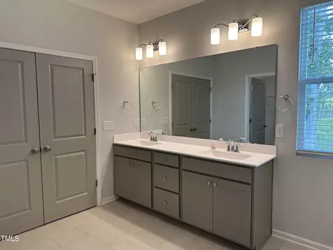 Bath - 1233 Shadow Shade Dr, Wake Forest, NC 27587 photo 2 of 4
