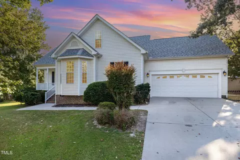 70 Oak Leaf Trl, Youngsville, NC 27596