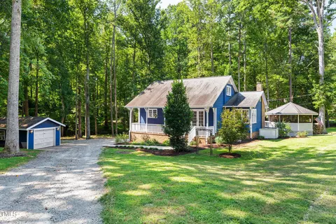 2311 Falls Dr, Chapel Hill, NC 27514
