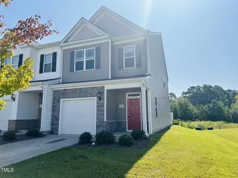 201 Liam St, Clayton, NC 27520