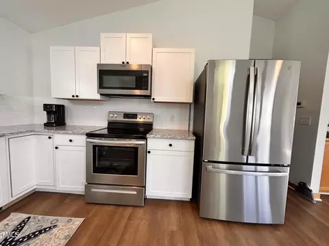 Kitchen - 116 Eagle Dr, Kill Devil Hills, NC 27948 photo 3 of 4