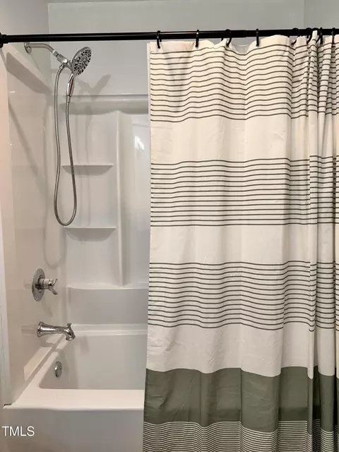 Bath - 116 Eagle Dr, Kill Devil Hills, NC 27948 photo 2 of 4