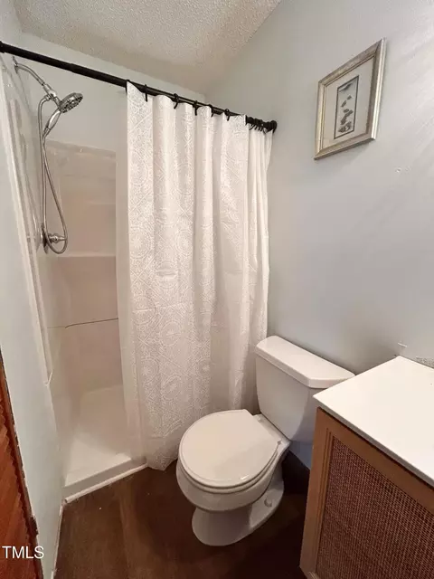 Bath - 116 Eagle Dr, Kill Devil Hills, NC 27948 photo 4 of 4