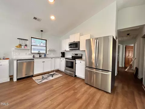 Kitchen - 116 Eagle Dr, Kill Devil Hills, NC 27948 photo 2 of 4