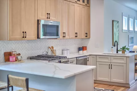 Kitchen - 1013 Forrestal Pl, Durham, NC 27707 photo 6 of 8
