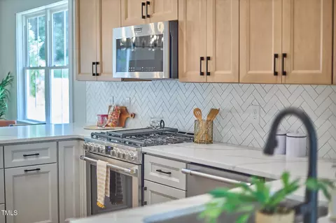 Kitchen - 1013 Forrestal Pl, Durham, NC 27707 photo 3 of 8