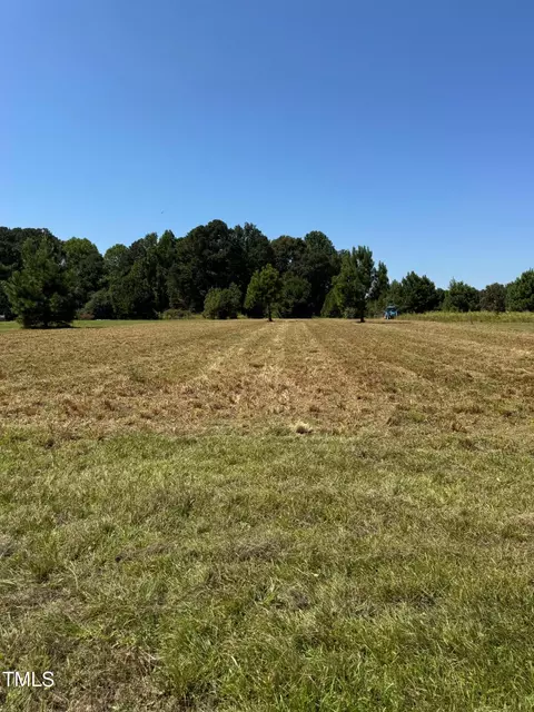 1 Basstown Rd, Clinton, NC 28328
