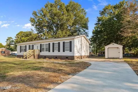 206 Woodside Rd, Greenville, NC 27834