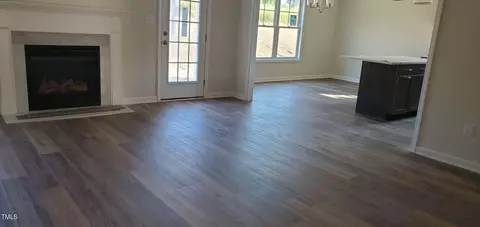 141 Maple Dr, Erwin, NC 28339 photo 2