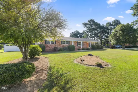 202 Camelia Dr, Princeton, NC 27569