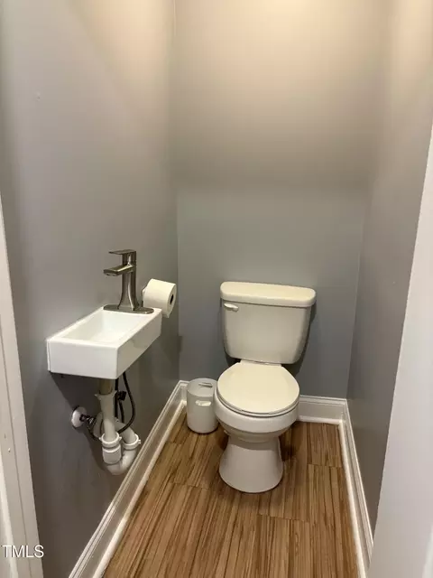 Bath - 631 Vance St E, Wilson, NC 27893 photo 3 of 4