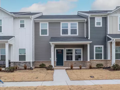 730 Chandler Stone Dr, Zebulon, NC 27597