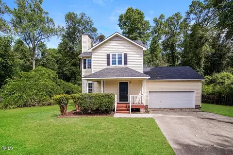 504 Pegstone Ct, Fuquay Varina, NC 27526