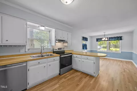 416 Chivalry Dr, Durham, NC 27703 photo 10