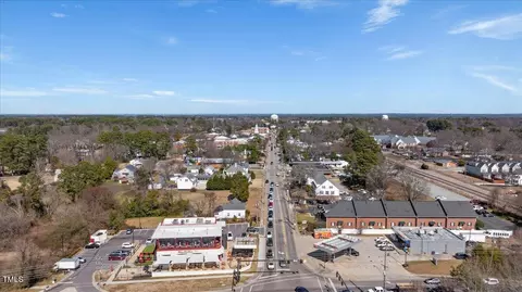 View/Area - 410 Second St, Apex, NC 27502 photo 1 of 2