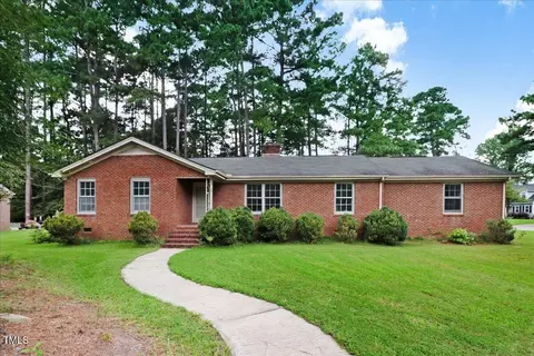 907 Lakeside Dr NW, Wilson, NC 27896