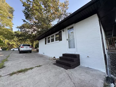 Exterior - 806 Lindley Dr, Durham, NC 27703 photo 2 of 5