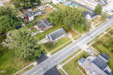 601 W Anderson St, Selma, NC 27576