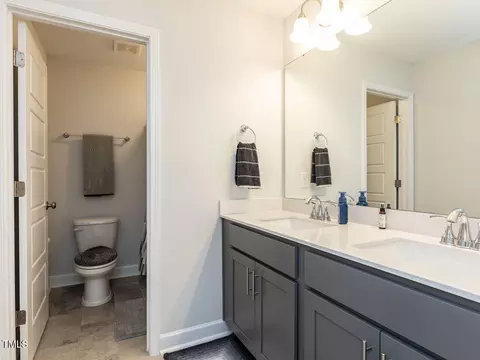 Bath - 64 Berg St, Smithfield, NC 27577 photo 3 of 5