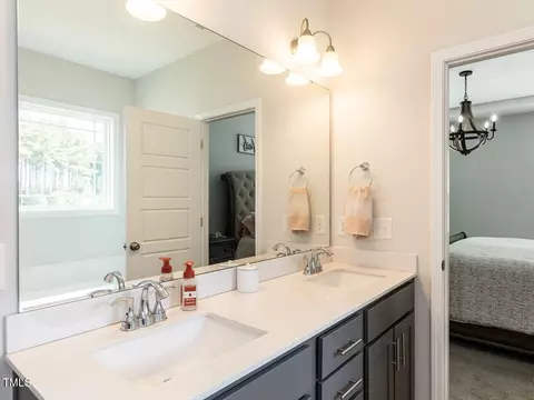Bath - 64 Berg St, Smithfield, NC 27577 photo 2 of 5