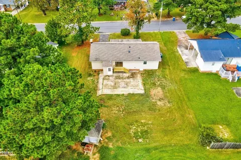 View/Area - 117 Mars Dr, Dunn, NC 28334 photo 2 of 5