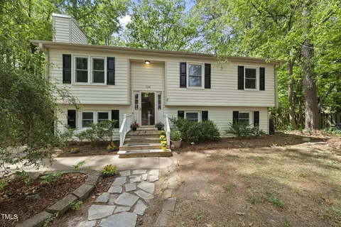 104 Farnham Ct, Garner, NC 27529