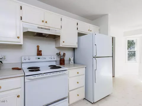 Kitchen - 216 Deep Pool Ct, Benson, NC 27504 photo 2 of 3