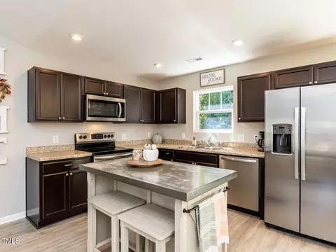 Kitchen - 167 Marlin Ln, Smithfield, NC 27577 photo 2 of 4