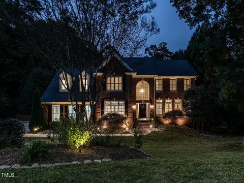204 Brittany Pl, Cary, NC 27511