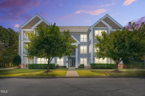 1812 Parkside Village Dr, Clayton, NC 27520