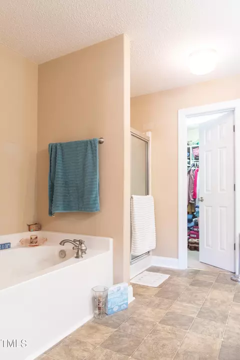 Bath - 81 Beasley Estates Dr, Benson, NC 27504 photo 1 of 4