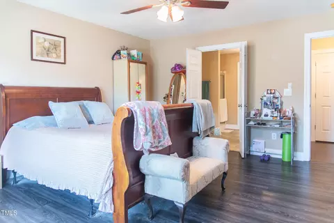 Bedroom - 81 Beasley Estates Dr, Benson, NC 27504 photo 2 of 6