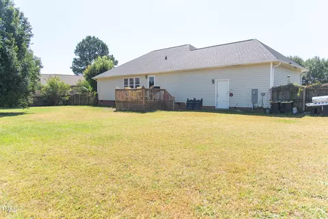 Exterior - 81 Beasley Estates Dr, Benson, NC 27504 photo 6 of 9
