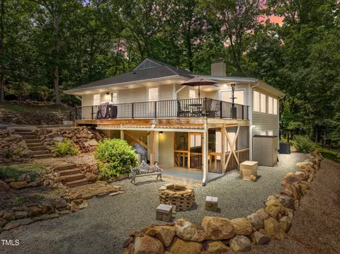 107 Ledge Ln, Chapel Hill, NC 27514