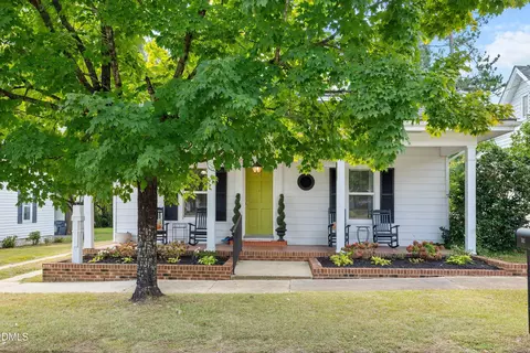 Exterior - 303 W Parrish Dr, Benson, NC 27504 photo 5 of 5