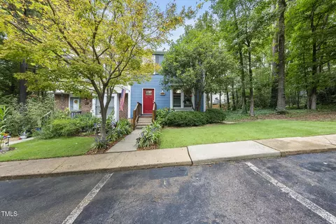 105 Ocala Ct, Cary, NC 27513