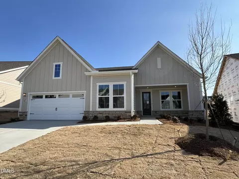 67 Firefly Ln, Fuquay Varina, NC 27526
