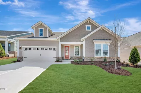 59 Firefly Ln, Fuquay Varina, NC 27526