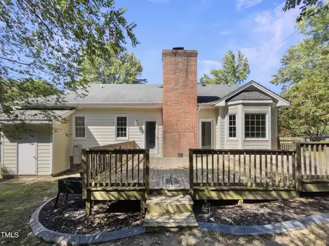 Exterior - 704 Topleaf Ct, Garner, NC 27529 photo 2 of 2