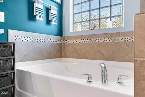 Bath - 144 Daneborg Rd, Durham, NC 27703 photo 5 of 6