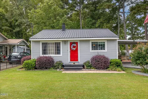 407 E Fremont St, Kenly, NC 27542