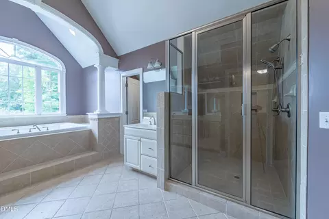 Bath - 210 Lindemans Dr, Cary, NC 27519 photo 4 of 6