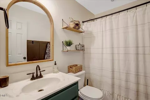 Bath - 20 Pine Nut Ln, Smithfield, NC 27577 photo 3 of 3