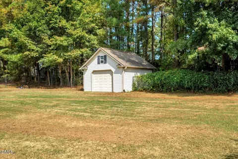 Exterior - 20 Pine Nut Ln, Smithfield, NC 27577 photo 4 of 9