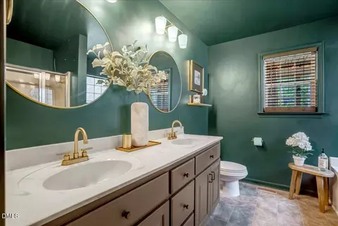 Bath - 20 Pine Nut Ln, Smithfield, NC 27577 photo 1 of 3